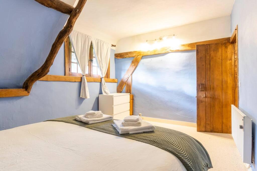 Dream 6-bedroom With Private Tennis Court Holiday home