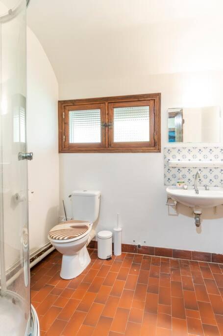 Dream 6-bedroom With Private Tennis Court *