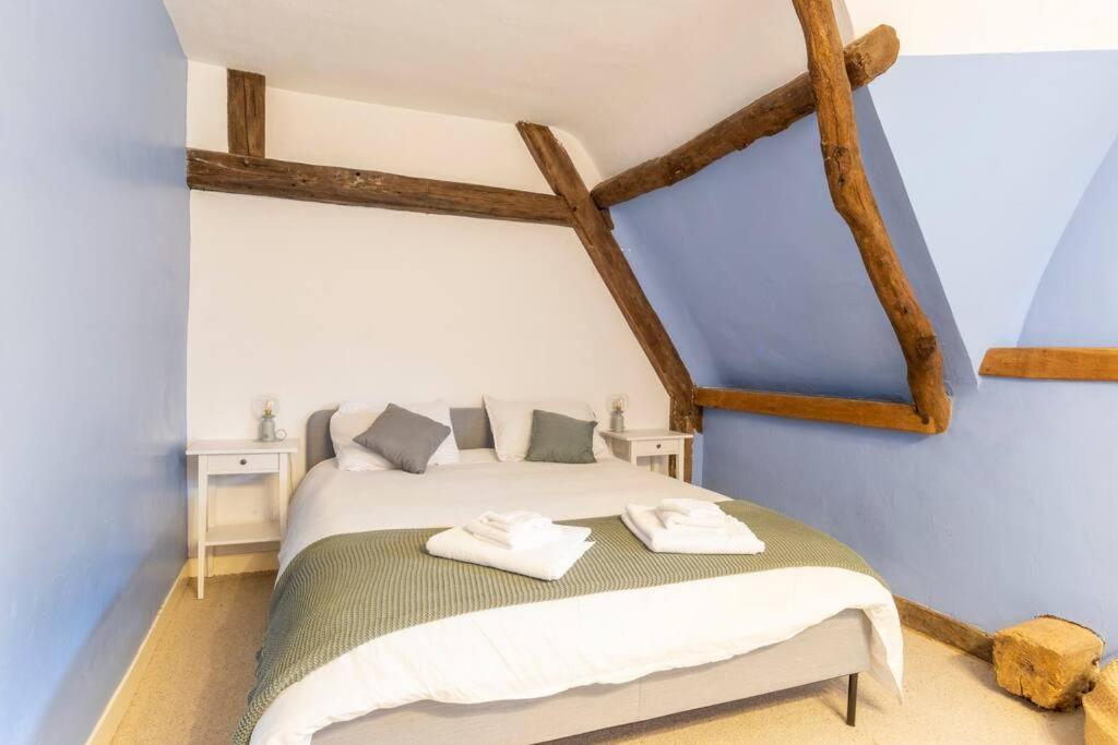 Dream 6-bedroom With Private Tennis Court