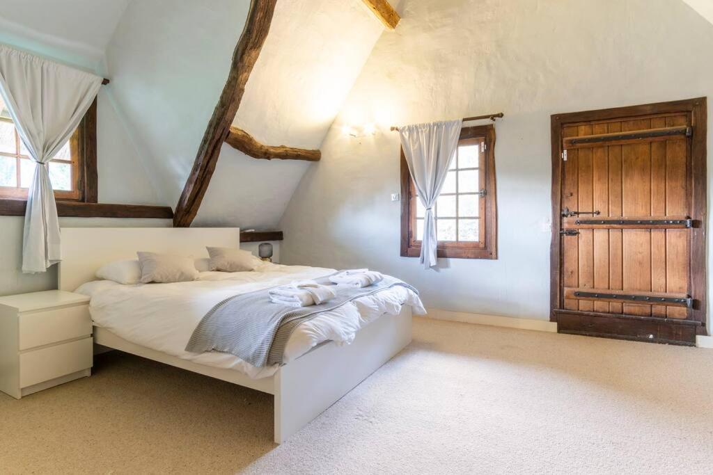 Dream 6-bedroom With Private Tennis Court